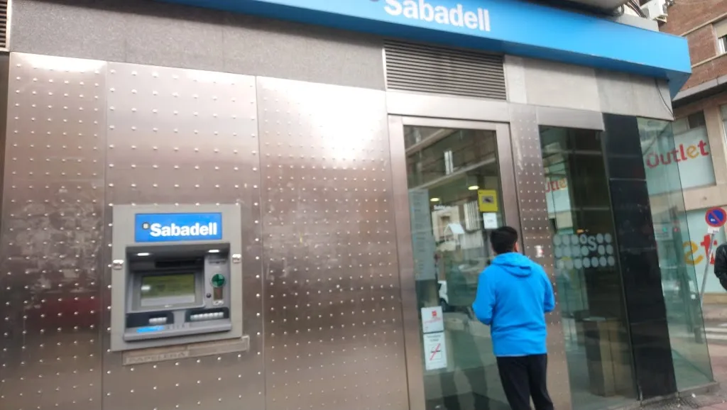 M.j Red_Banco Sabadell - Servicio de Caja Automatizada_Sabadell_review