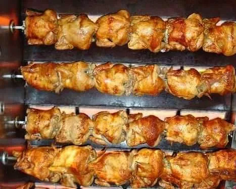 Hilario Pollastres a l'Ast restaurant in Sant Cebrià de Vallalta