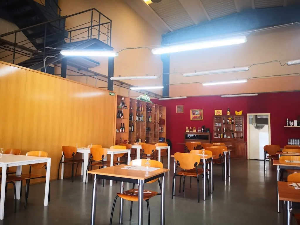 Bar Restaurant Sybarits restaurant in Sant Cugat Sesgarrigues