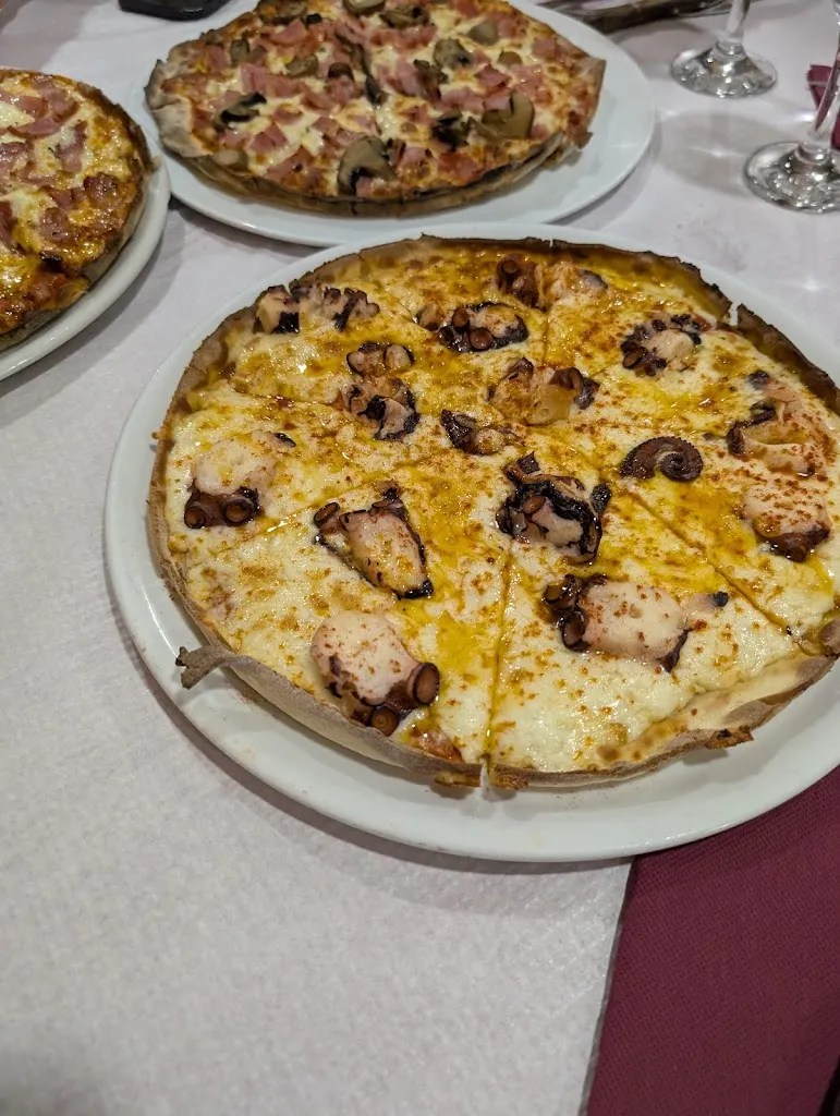 RESTAURANTE PIZZERÍA VENECIA_Noia_slider_image_2