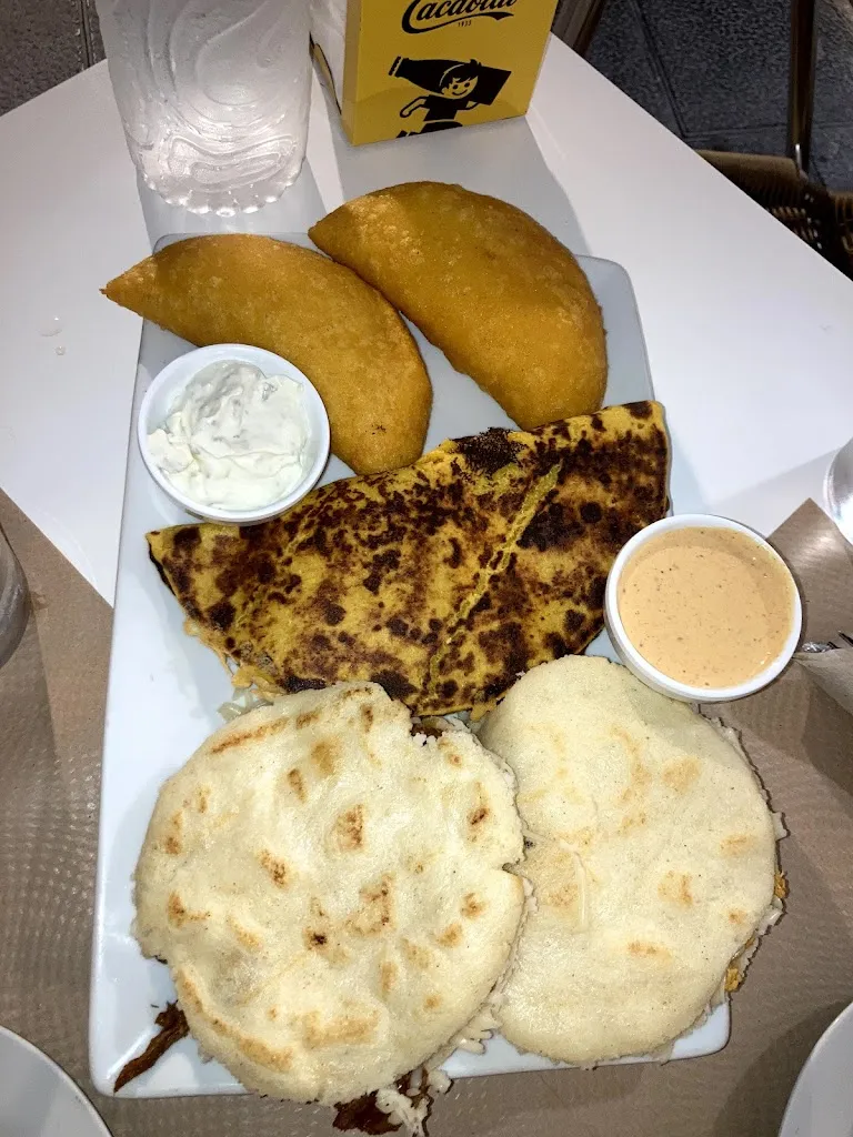 Tania Álvarez Alter_Bar Restaurant La Trobada_Sant Esteve Sesrovires_recensione