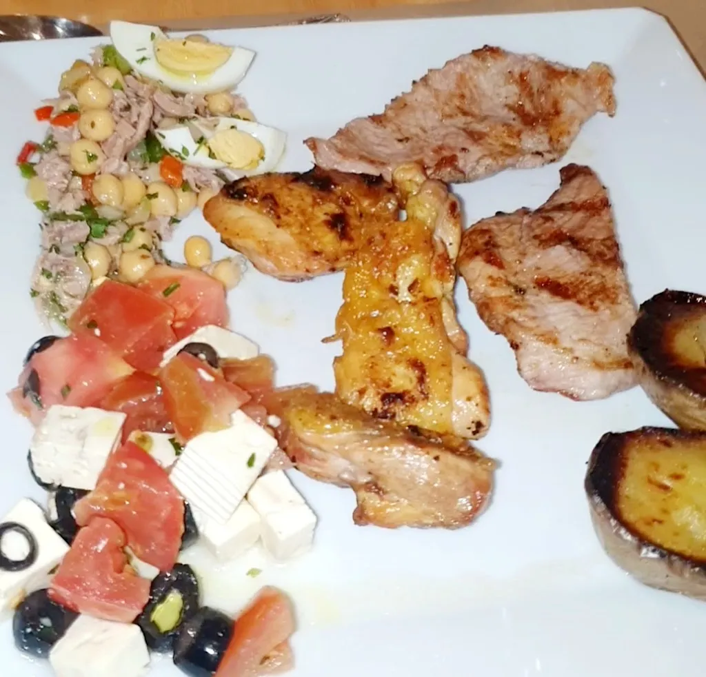 Alejandro P.Tarrés_Taula Casolana Buffet_Sant Esteve Sesrovires_review