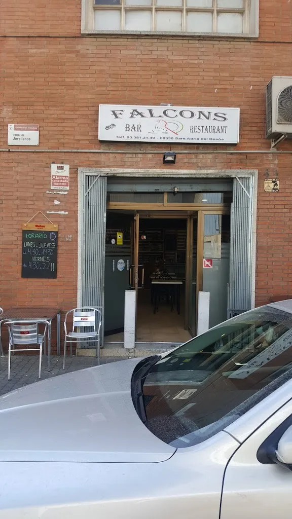 FALCONS restaurant in Sant Adrià de Besòs