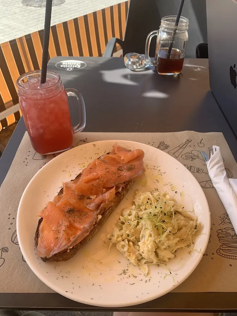 Vladyslava Shekula_El capricho brunch & cafetería_Sant Adrià de Besòs_review