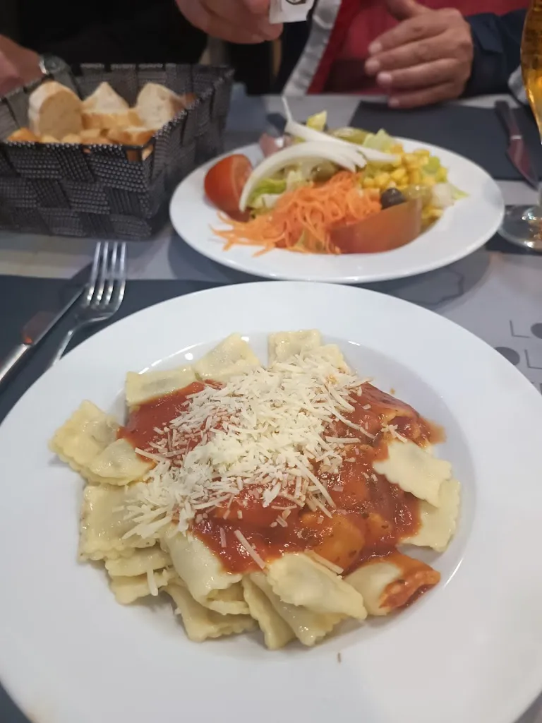 ΔΕΣΠΟΙΝΑ ΑΣΛΑΝΙΔΟΥ_Bar Restaurante 