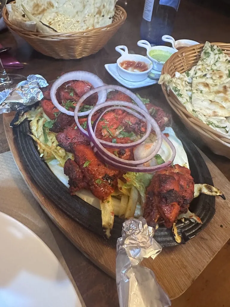 Marita Georganta_Apni Haveli_Sant Adrià de Besòs_avis