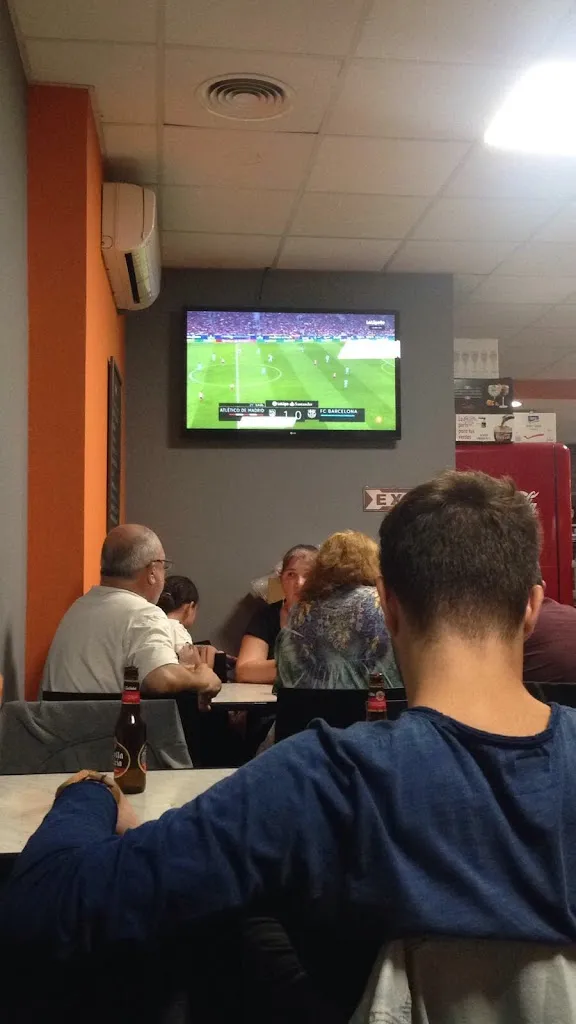 Jorge Yévenes Gómez_Frankfurt 79_Sant Adrià de Besòs_review