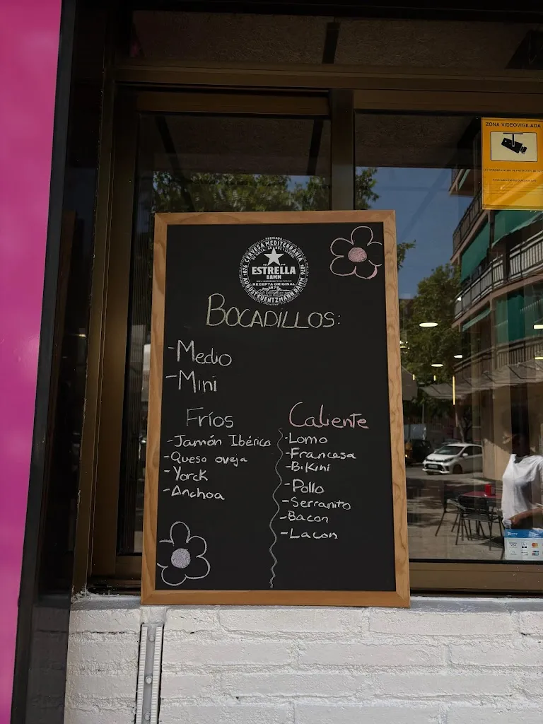 Menu_Ojitos Lindos - Bar Restaurant_Sant Adrià de Besòs_image_1