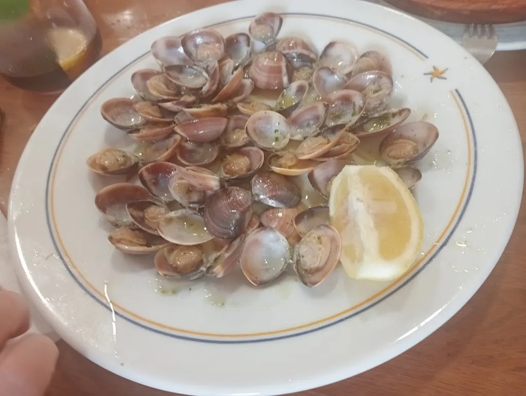 Eva_Ojitos Lindos - Bar Restaurant_Sant Adrià de Besòs_review