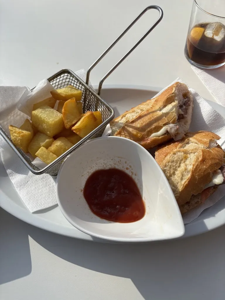 Cristina Mg_Bar El paradís de Sant Adrià_Sant Adrià de Besòs_review