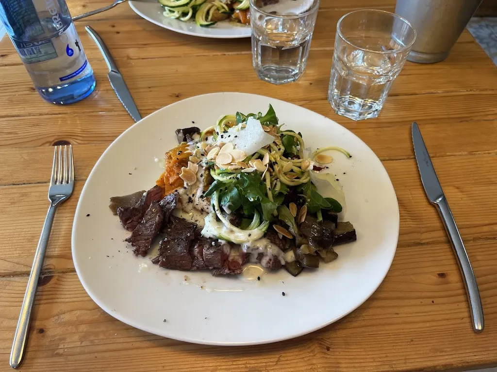 Gosia Dunning_L'antic de la plaça_Sant Cugat del Vallès_review