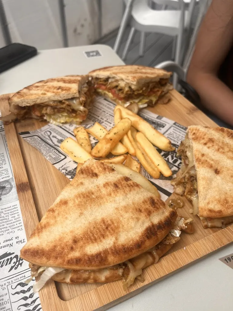 Juanma Rica_Nou Sitio_Sant Boi de Llobregat_review