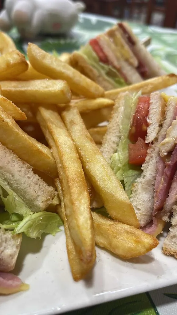 Yu Lin_Lucky_Sant Boi de Llobregat_review