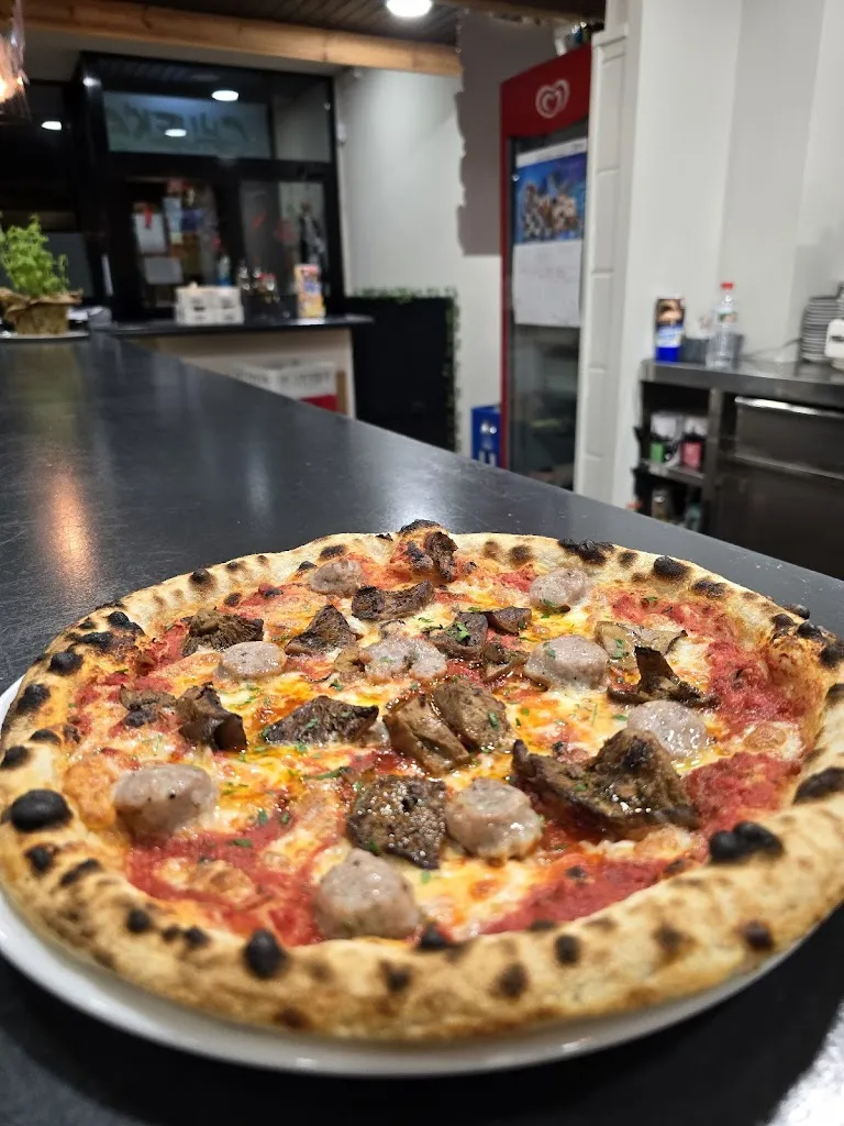 Restaurant Pizzeria Chuek's restaurant in Sant Joan de Vilatorrada