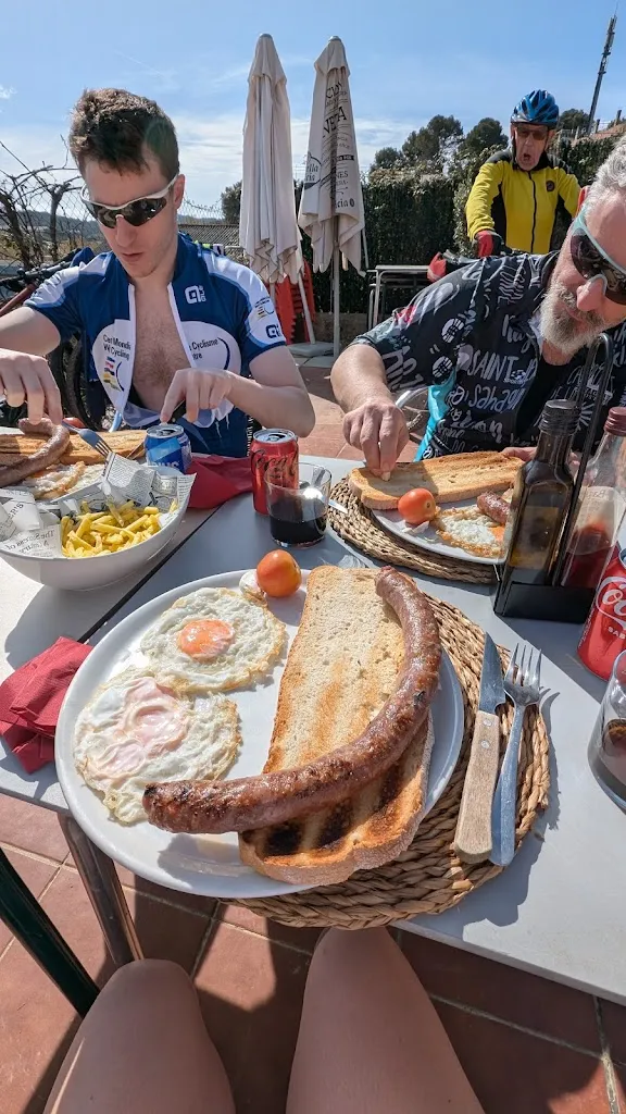 Yamila Battcock_Bar Pizzeria segona copa_Sant Llorenç Savall_review