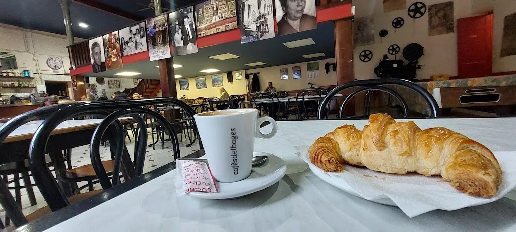 Cafè-Bar Royal_Sant Llorenç Savall_slider_image_2