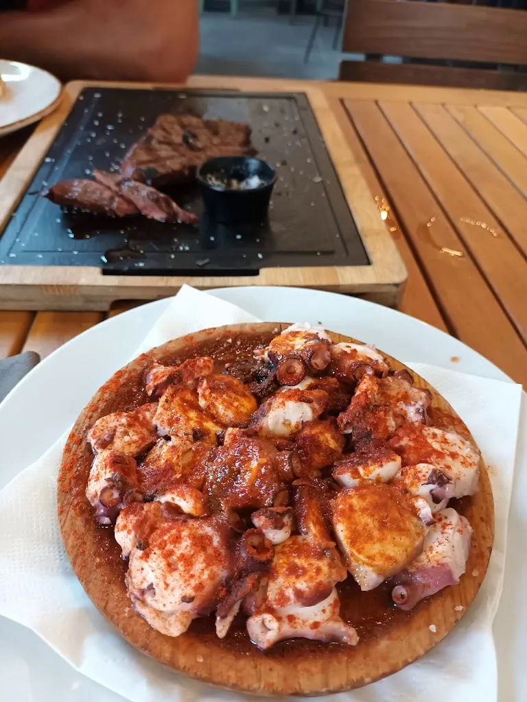 Re “Kaos” Orcar_HORREO tapas y Brasas_Porto do Son_review