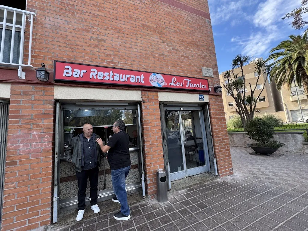 Bar Los Faroles restaurant in Sant Joan Despí