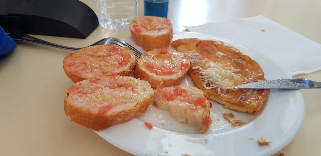 Josep Miravent Brunet_La cantonada 7 (Antiguo bar lluïsos)_Sant Martí Sarroca_review