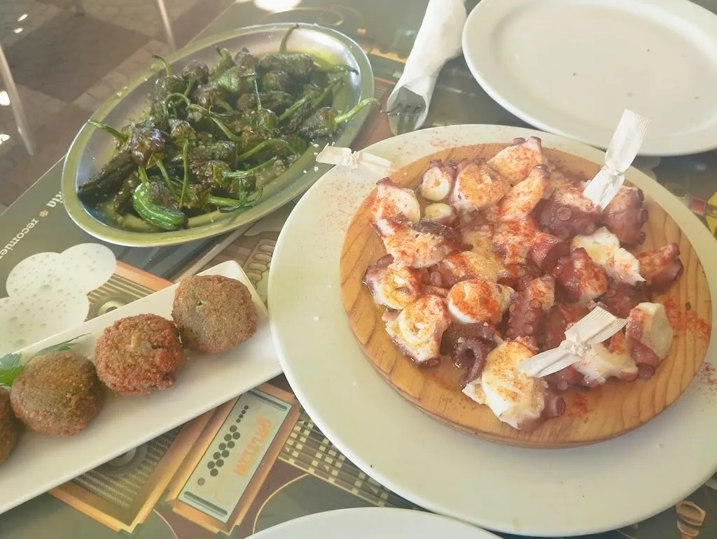 Iago Méndez_Bar Arenal (O Carrocho)_Porto do Son_review