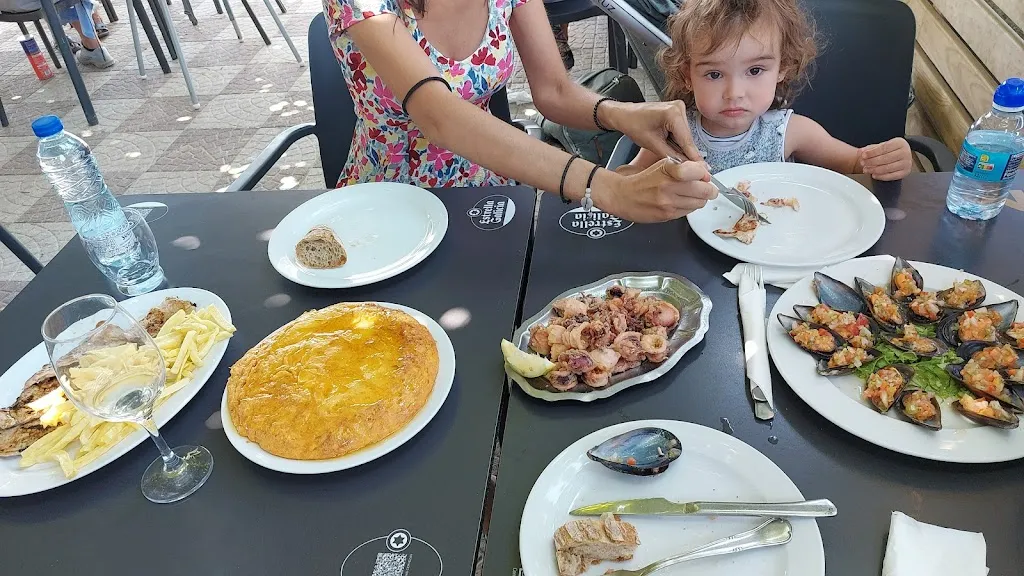 Pablo Gallego_Bar Arenal (O Carrocho)_Porto do Son_review