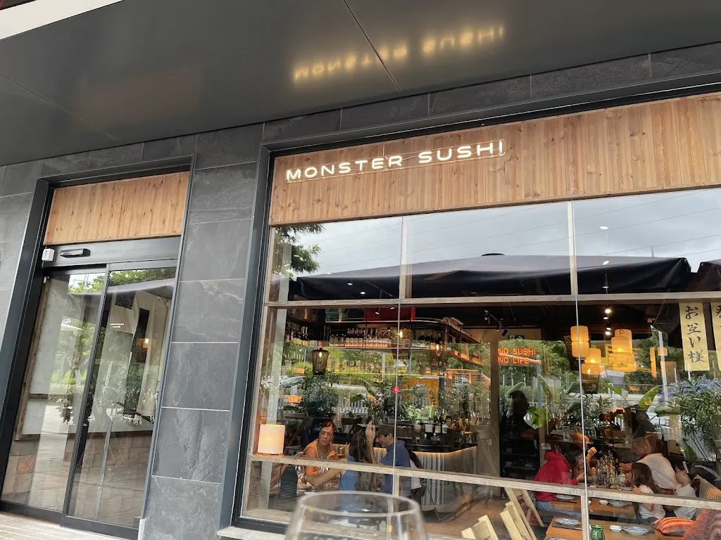 Monster Sushi | Restaurante japonés Barcelona _Sant Just Desvern_slider_image_2