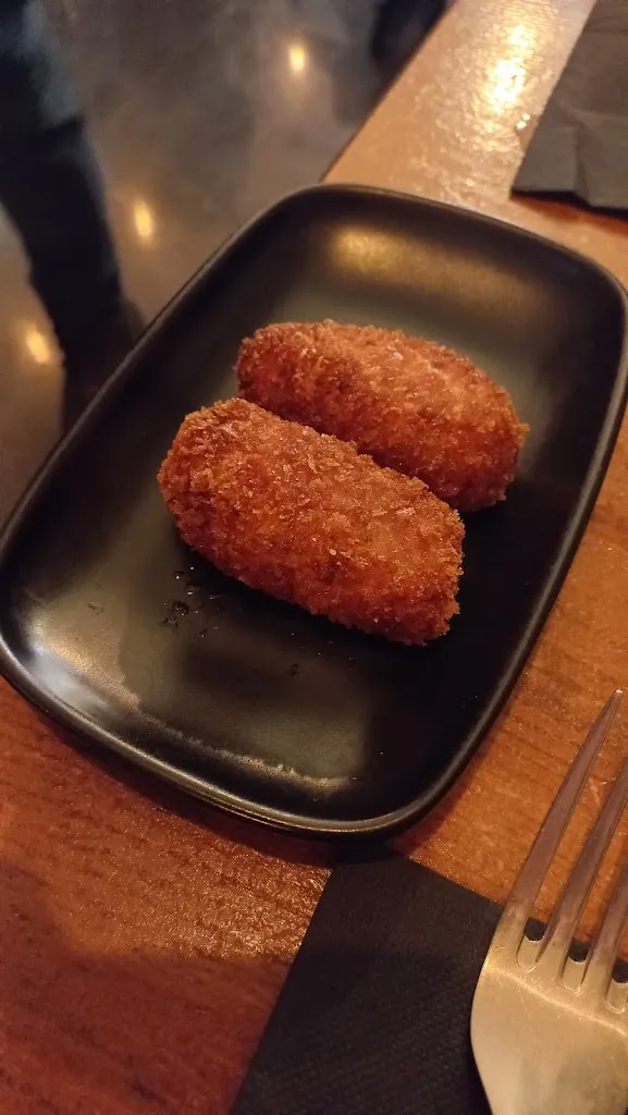 laura sanz_LOLAILO _Sant Feliu de Llobregat_review