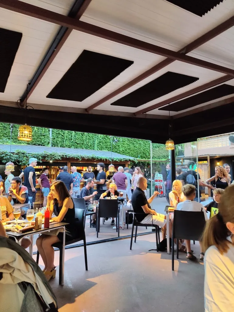 Thomas Heggelund_Bar de L'Ateneu_Sant Feliu de Llobregat_review