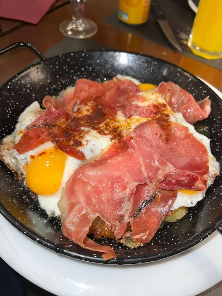 Restaurant A Dues Rodes_Sant Feliu de Llobregat_slider_image_2