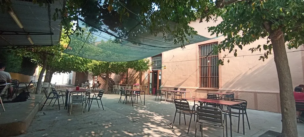 Centre Cultural i Recreatiu de Sant Pere de Riudebitlles restaurant in Sant Pere de Riudebitlles