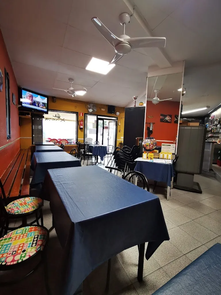 Restaurant Pizzeria la Xicra restaurant in Sant Pere de Torelló