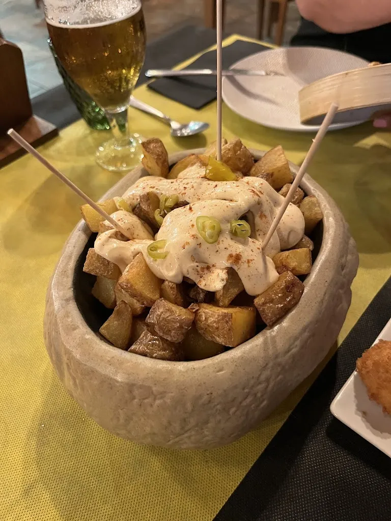 Estel Cerezo Casacuberta_Els Fogons de la Neus_Sant Quirze de Besora_review