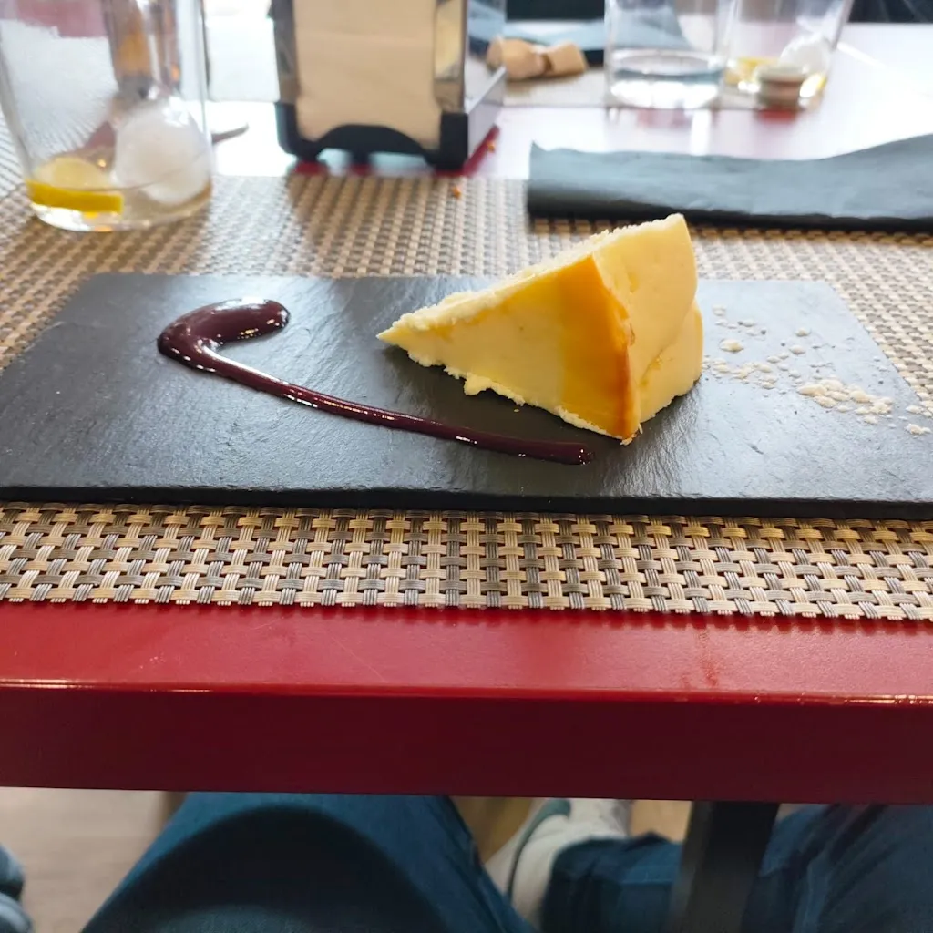 Julio Hernandez_La Sala_Sant Salvador de Guardiola_review