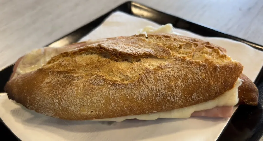 Lindic Channel 5_Bell Lloc_Sant Pere de Ribes_review