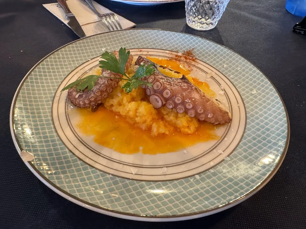 Santiago de la Fuente_Asador MasBatea_Pobra do Caramiñal A_recensione