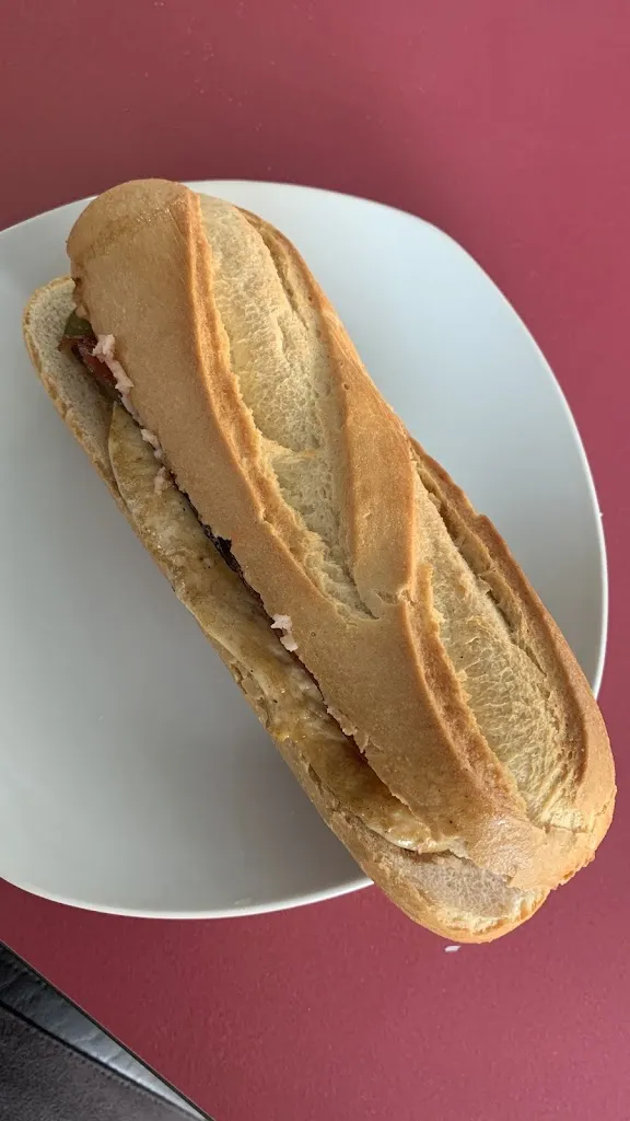 Monica More Petroski_La Bimba_Santa Eulàlia de Ronçana_review