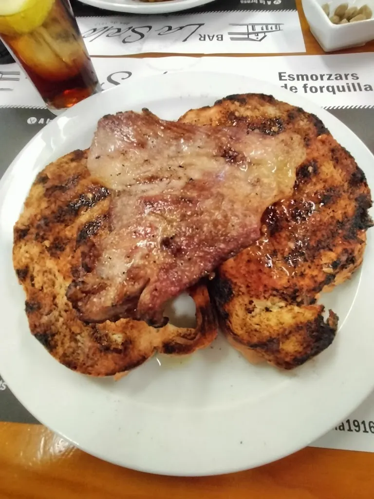 Albert Aguilera_La Sala_Santa Eulàlia de Ronçana_review