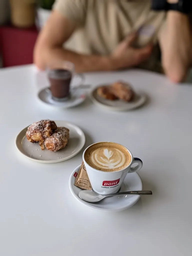 CAFÈ L'ESTACIÓ_Sant Vicenç de Torelló_slider_image_2