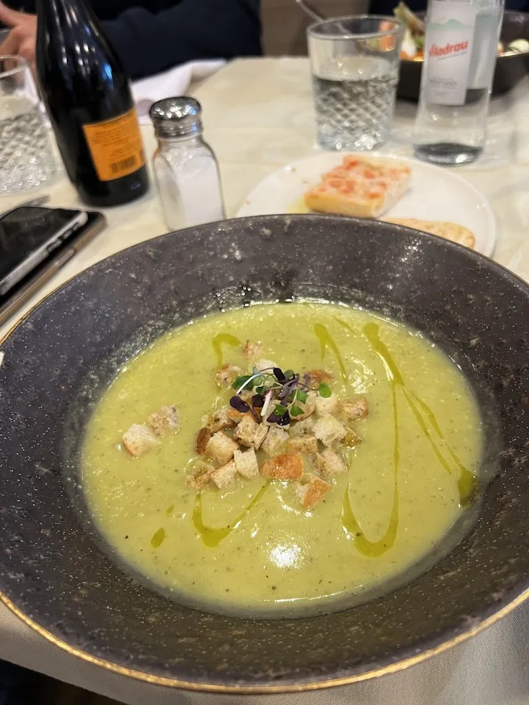 Lluis Roca Albert_LOBBY restaurant_Sant Quirze del Vallès_review