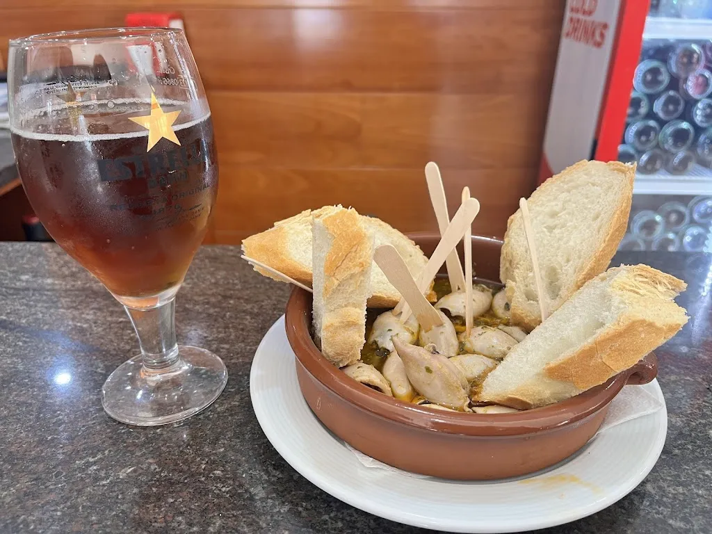 Kentya L_Bar restaurant la Biblioteca_Santa Margarida i els Monjos_review