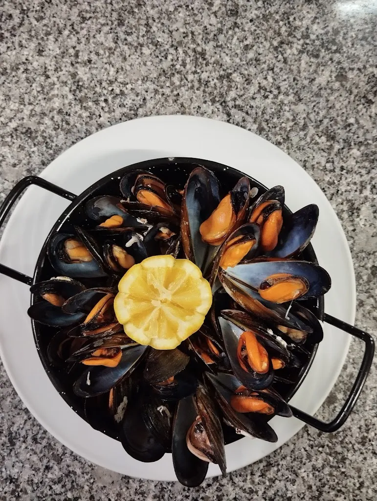 Bar restaurant la Biblioteca_Santa Margarida i els Monjos_slider_image_2