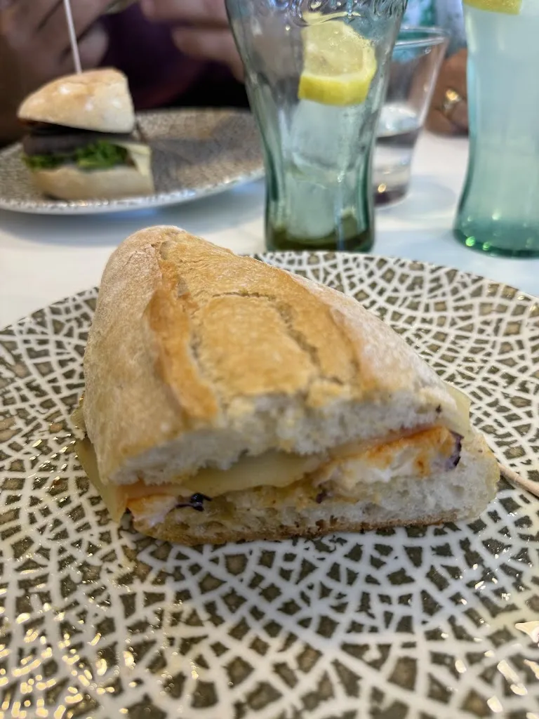 A FM_Pulperia Bar Nuevo_Pobra do Caramiñal A_review