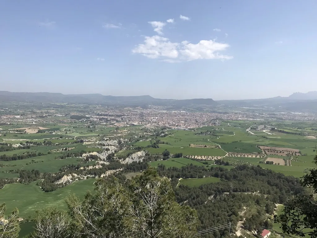 Leonardo Lopes_Church of Saint Mary of the Tossa de Montbui_Santa Margarida de Montbui_review