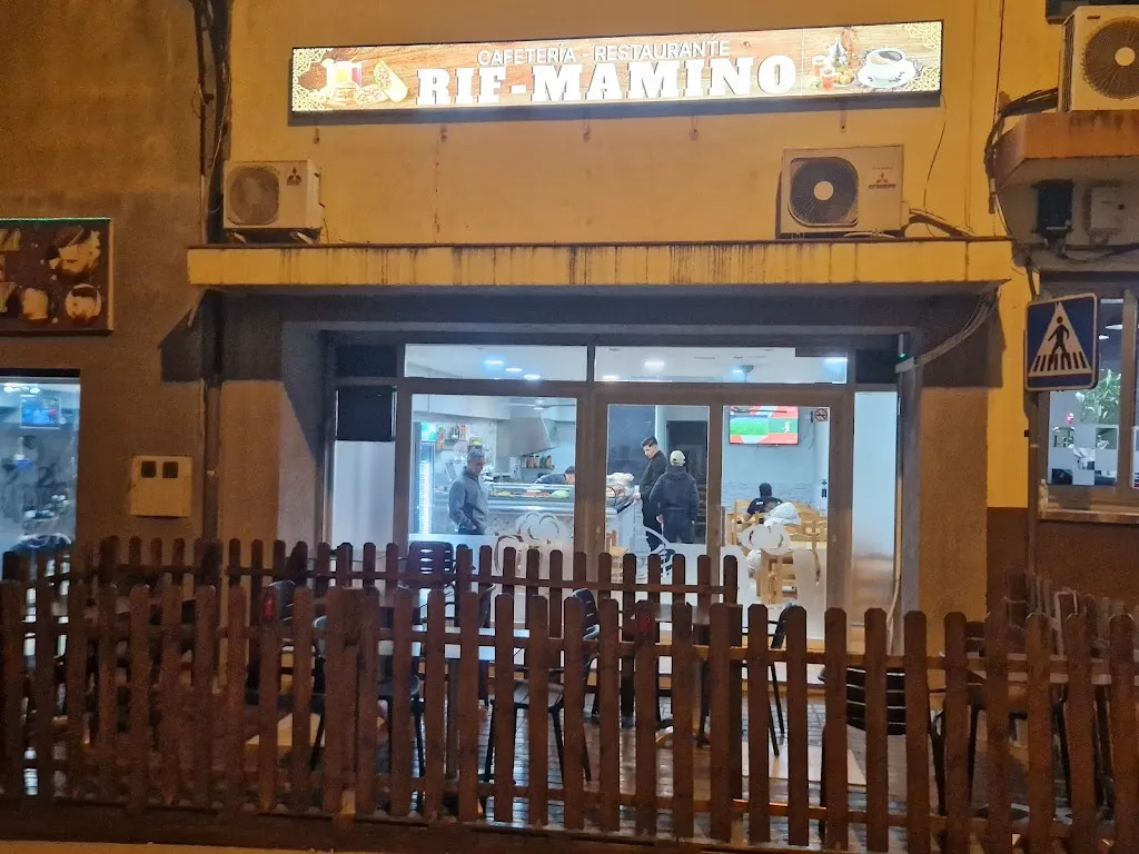Rif-mamino ristorante a Santa Margarida de Montbui