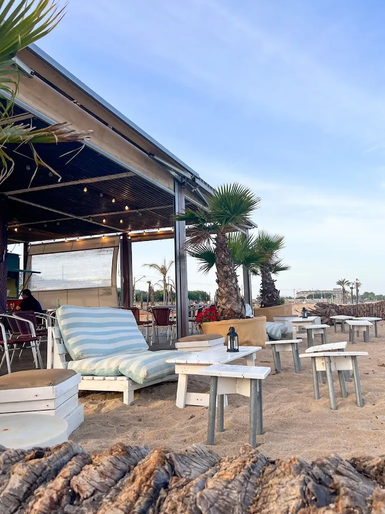 Sunset Beach Santa Susanna restaurant in Santa Susanna