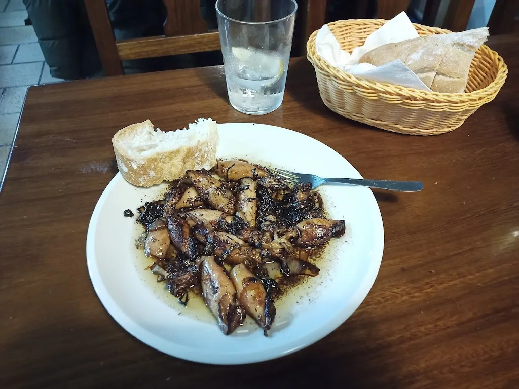 Janek j_Blue Moon_Pobra do Caramiñal A_review