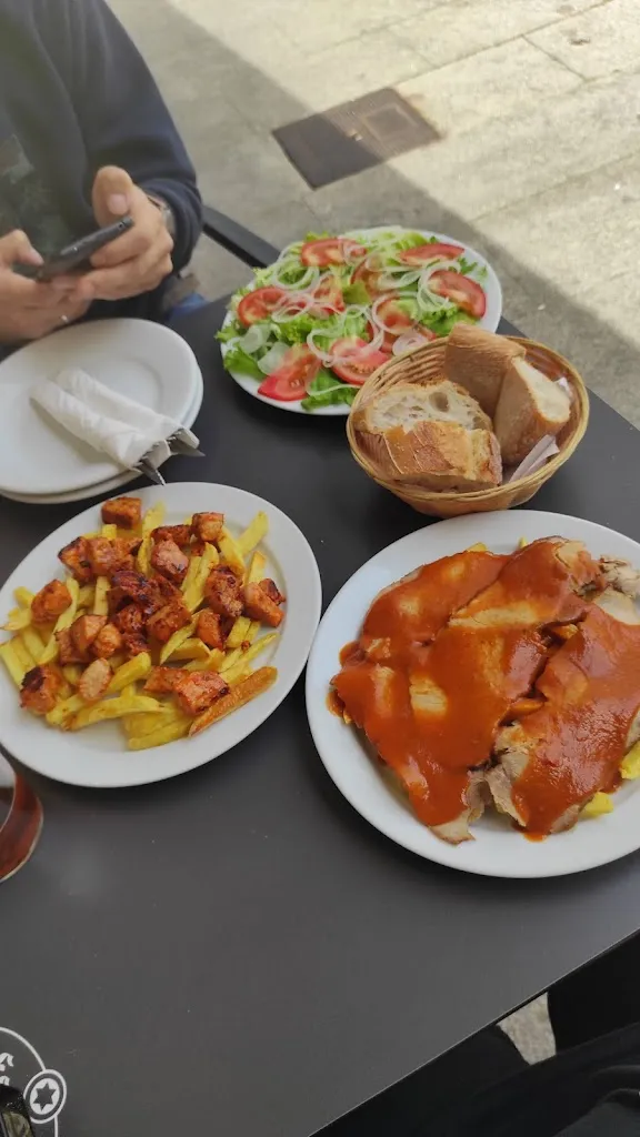 Penélope Di Pietro_CASA CANALEJAS - RACIONES Y BOCADILLOS_Pobra do Caramiñal A_review