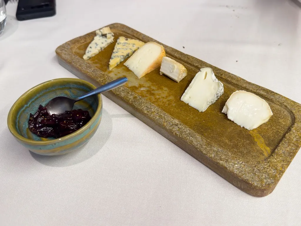 Kent Wang_Lluerna_Santa Coloma de Gramenet_review