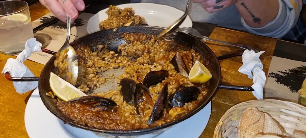 Taverna GaudiR_Santa Coloma de Gramenet_slider_image_2