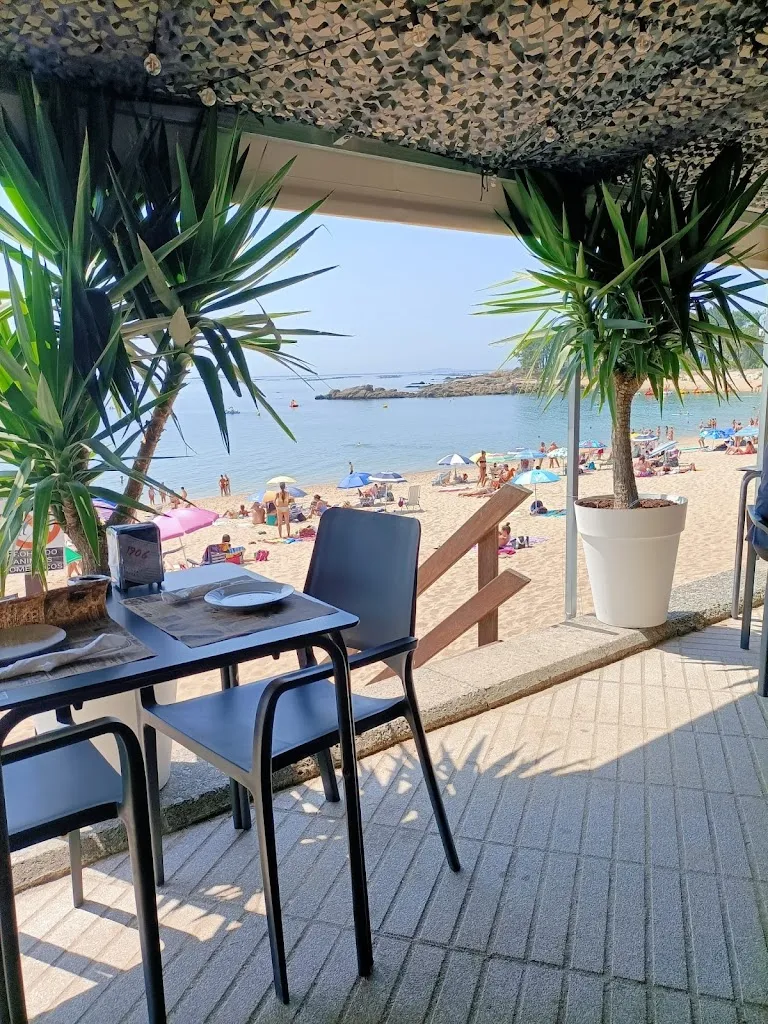 Nuevo bar azul restaurant in Pobra do Caramiñal A